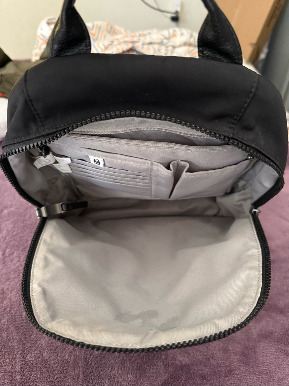 Baggallini Black Nylon Compact Everyday Backpack - Picture 4 of 6